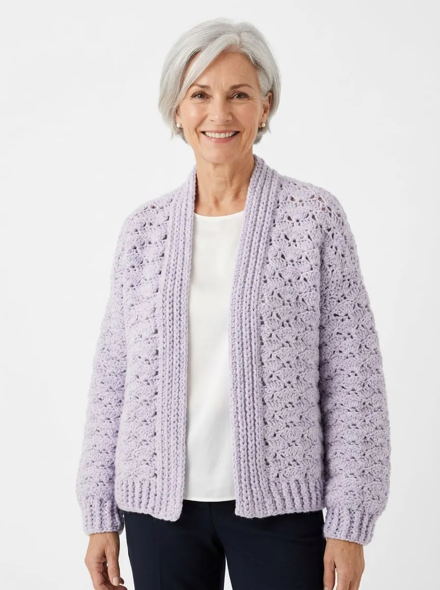 Ilustración: modelo con Cárdigan Lavanda Escarcha